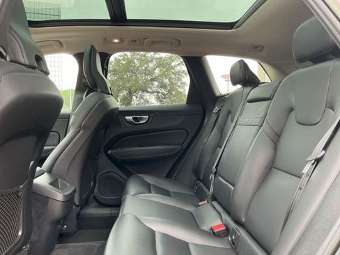 Certified 2023 Volvo XC60 B5 Core FWD image 31