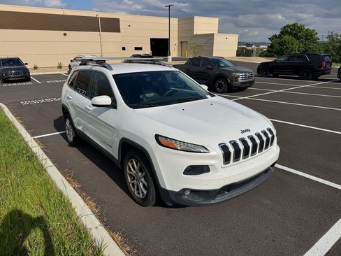 Used 2014 Jeep Cherokee Latitude FWD image 20