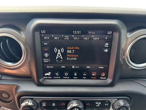 Used 2023 Jeep Wrangler Unlimited Sahara w/ Cold Weather Group AWD/4WD image 21