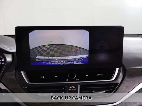 Used 2023 Nissan Altima 2.5 SV w/ SV Premium Package FWD image 7