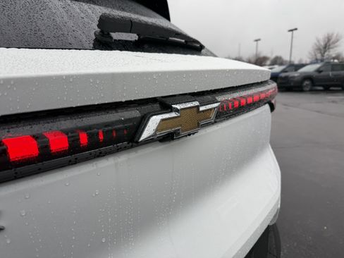 New 2026 Chevrolet Equinox EV LT image 10