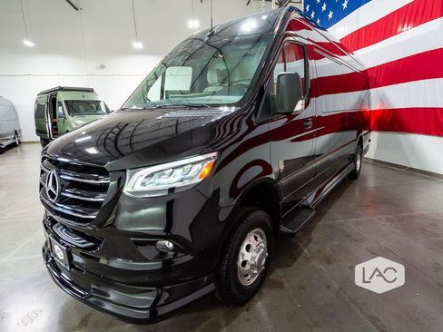 Used 2024 Mercedes-Benz Sprinter 3500 image 35