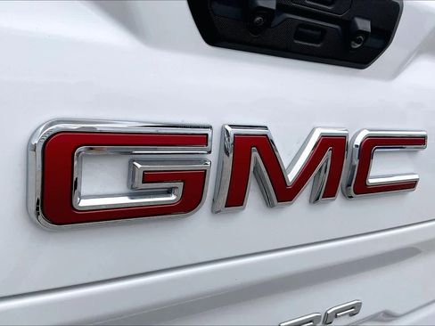 Used 2026 GMC Sierra 1500 AT4 w/ AT4 Premium Package AWD/4WD image 31