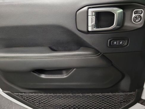 Used 2019 Jeep Wrangler Unlimited Sahara w/ LED Lighting Group image 22