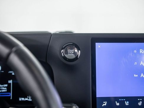 Used 2024 Lexus GX 550 w/ Cold Area Package image 43