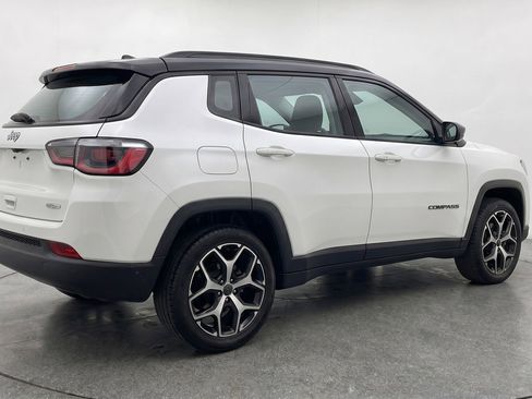 Used 2025 Jeep Compass Limited AWD/4WD image 9
