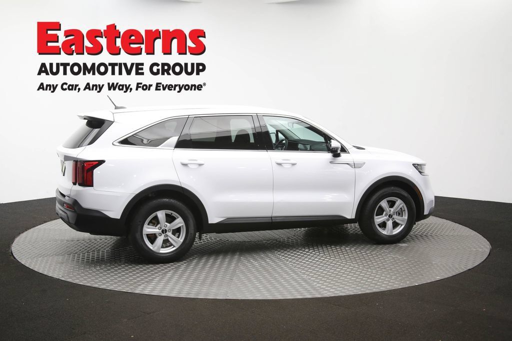 Used 2023 Kia Sorento LX FWD image 41