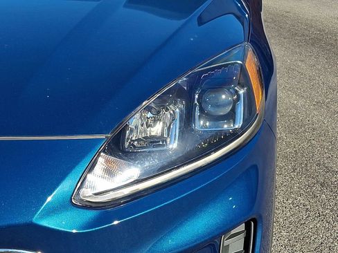 Used 2020 Ford Escape SE image 12