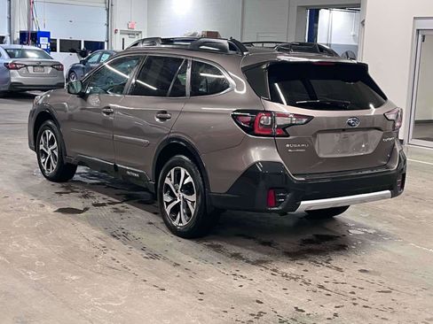 Used 2022 Subaru Outback Limited image 3