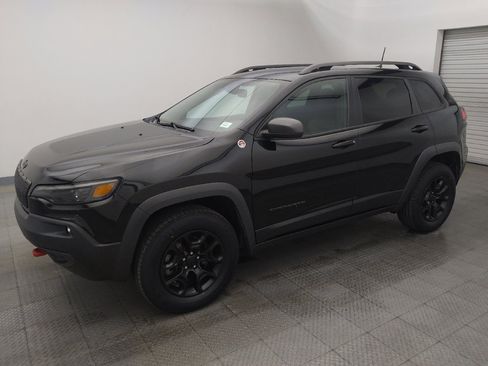 Used 2021 Jeep Cherokee Trailhawk w/ Comfort/Convenience Group AWD/4WD image 2