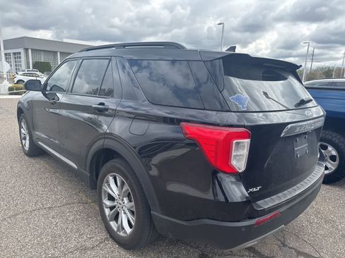 Used 2023 Ford Explorer XLT w/ Equipment Group 202A AWD/4WD image 28