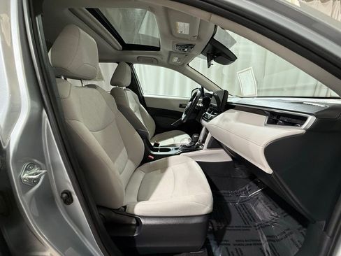 Certified 2023 Toyota Corolla Cross LE image 23