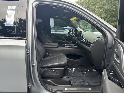 Used 2023 Cadillac Escalade ESV V image 32