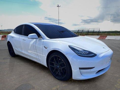Used 2018 Tesla Model 3 Long Range RWD image 2