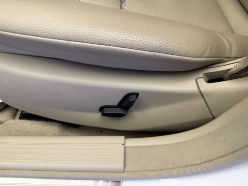 Used 2013 Mercedes-Benz C 300 4MATIC Sedan image 13