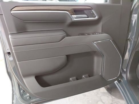 New 2026 Chevrolet Silverado 1500 LT Trail Boss w/ Dark Appearance Package image 4