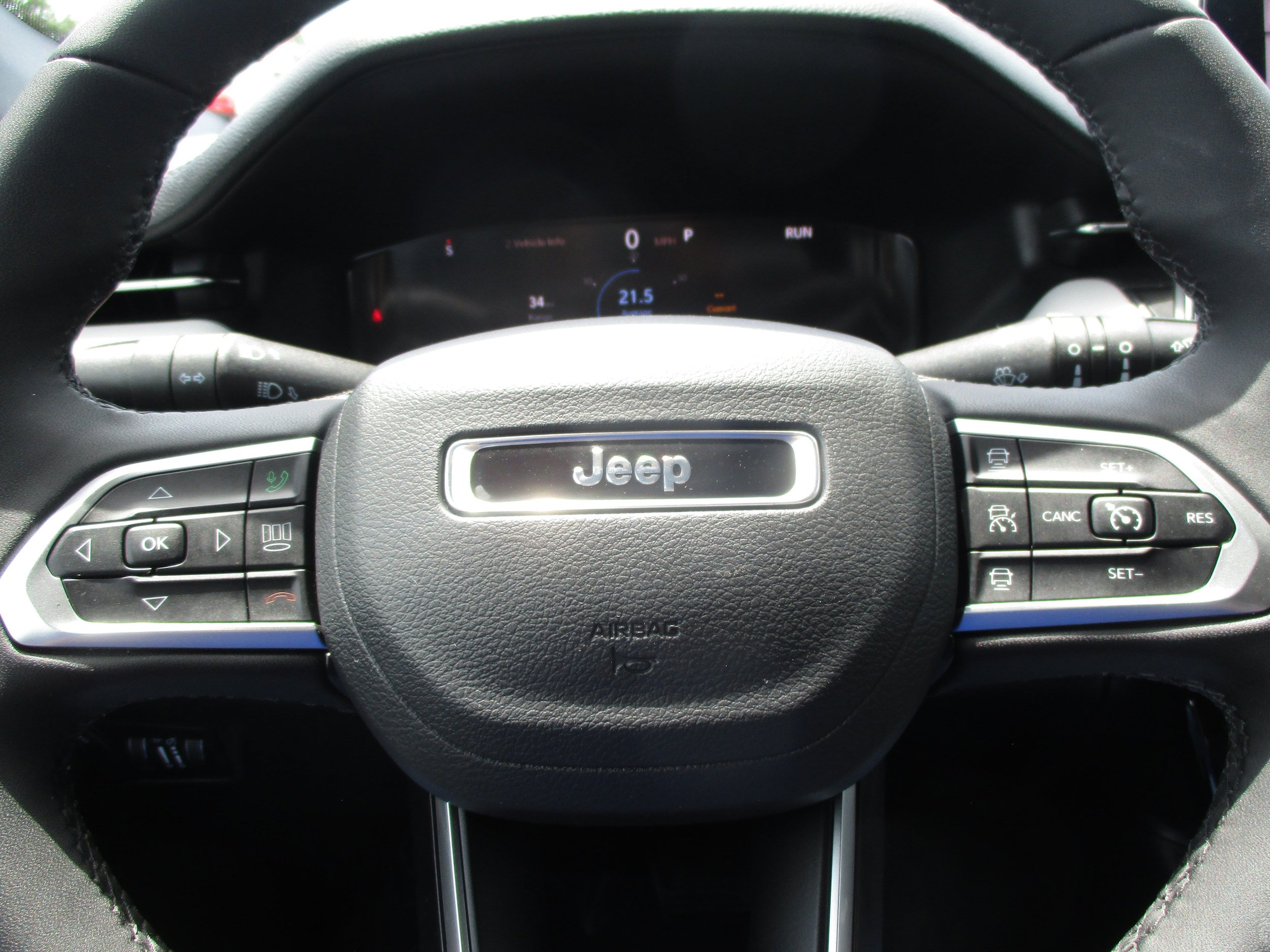 Used 2024 Jeep Compass Limited w/ Elite Group AWD/4WD image 17