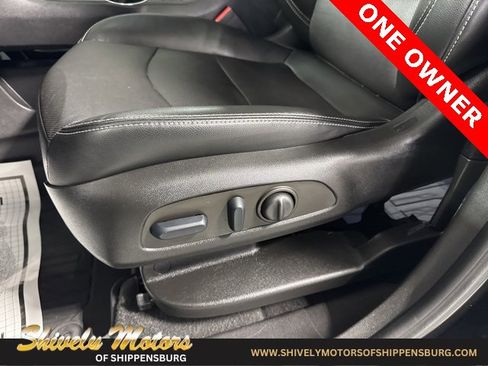 Used 2022 GMC Terrain SLT w/ Tech Package image 13