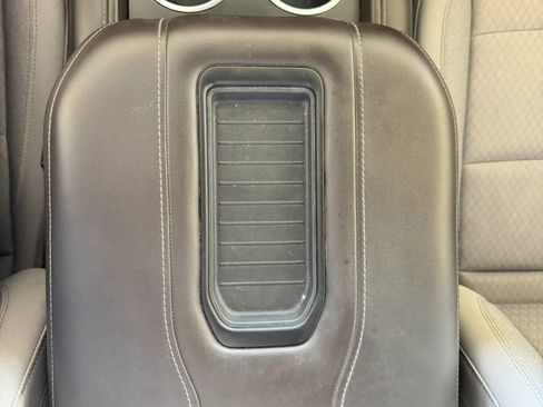 Used 2023 Chevrolet Suburban LS RWD image 15