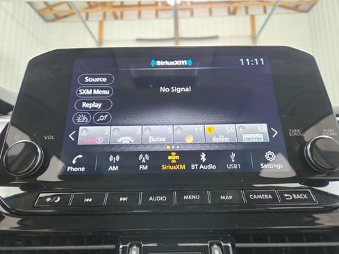 Used 2025 Nissan Pathfinder SL w/ SL Premium Package FWD image 30
