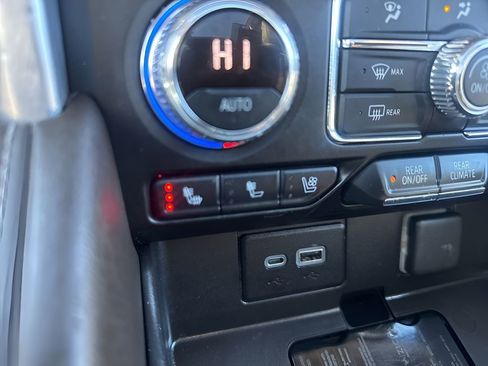 Used 2021 GMC Yukon SLT w/ SLT Luxury Plus Package image 25