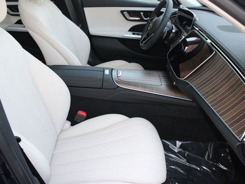Used 2026 Mercedes-Benz E 350 4MATIC Sedan image 35