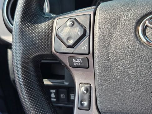Used 2019 Toyota Tacoma TRD Sport AWD/4WD image 25