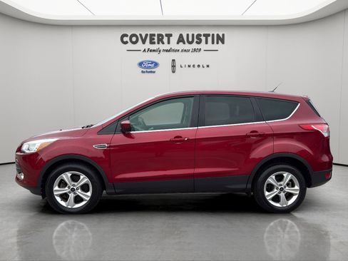 Used 2016 Ford Escape SE FWD image 2