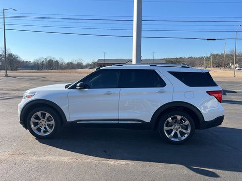 Used 2020 Ford Explorer Platinum w/ Premium Technology Package image 8