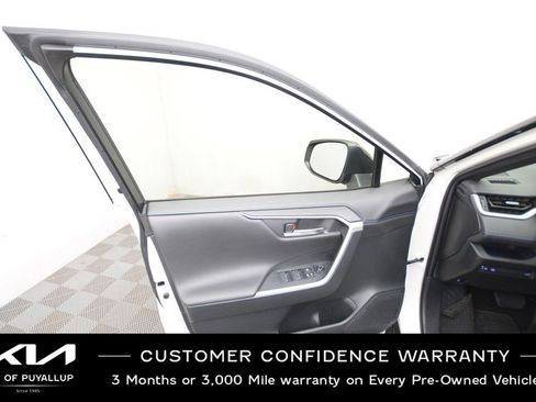 Used 2019 Toyota RAV4 XSE image 9