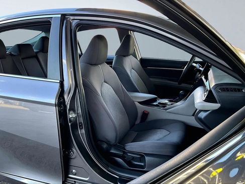Used 2022 Toyota Camry LE FWD image 25