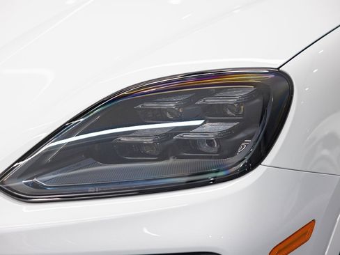 New 2024 Porsche Cayenne Coupe image 17