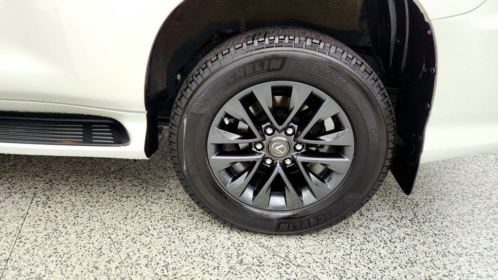 Used 2023 Lexus GX 460 Premium w/ Premium Package AWD/4WD image 9