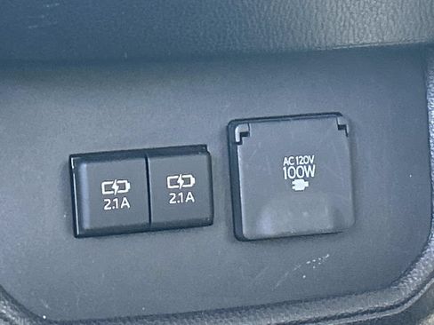 Used 2020 Toyota Highlander Limited AWD/4WD image 25