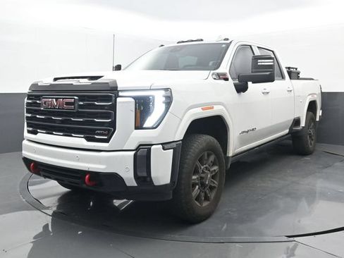 Used 2024 GMC Sierra 2500 AT4 w/ AT4 Premium Plus Package AWD/4WD image 8