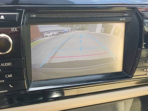 Used 2014 Toyota Corolla LE FWD image 21