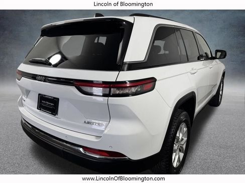 Used 2023 Jeep Grand Cherokee Limited AWD/4WD image 6