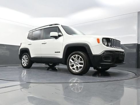 Used 2017 Jeep Renegade Latitude AWD/4WD image 31