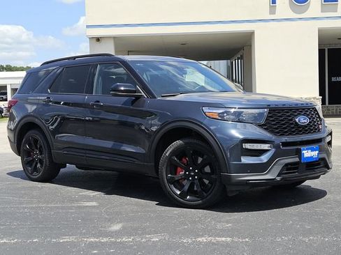 Used 2023 Ford Explorer ST w/ Equipment Group 401A AWD/4WD image 2