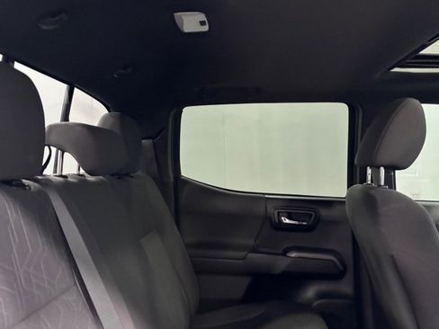 Used 2016 Toyota Tacoma TRD Sport AWD/4WD image 24