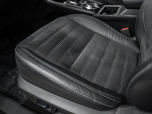 Used 2023 Mitsubishi Outlander SE Black Edition image 38