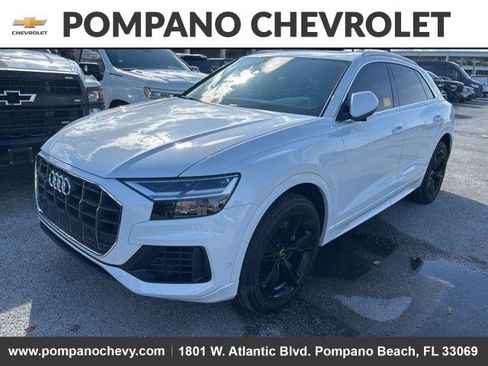 Used 2022 Audi Q8 Premium image 1