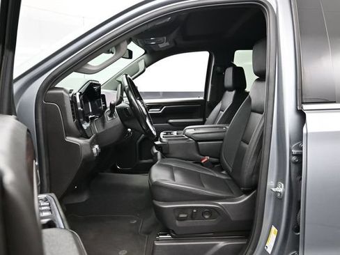 Used 2025 GMC Sierra 1500 SLT AWD/4WD image 19