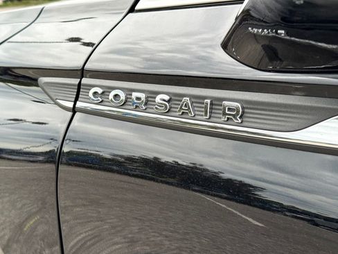 Used 2025 Lincoln Corsair AWD w/ Equipment Group 101A image 3