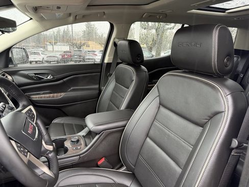 Used 2023 GMC Acadia Denali w/ Denali Ultimate Package image 16