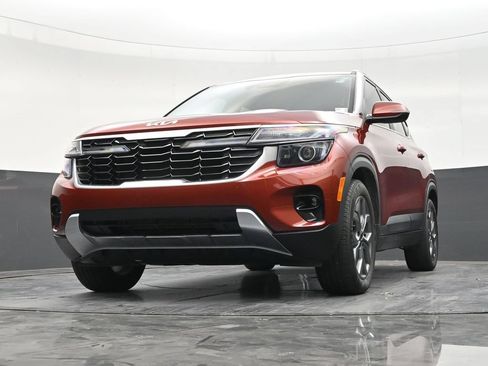 Used 2024 Kia Seltos S FWD image 27