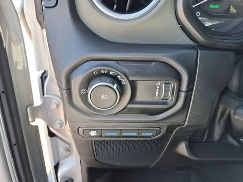 Used 2024 Jeep Wrangler High Altitude AWD/4WD image 32