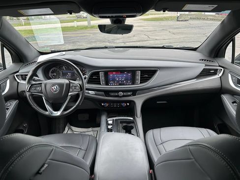 Used 2023 Buick Enclave Essence AWD/4WD image 12