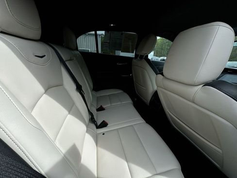 Used 2022 Cadillac XT4 Sport w/ Comfort Package FWD image 29