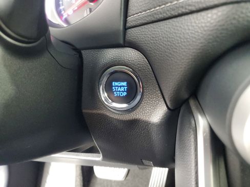 Used 2019 Toyota RAV4 XLE w/ Carpet Mat Package FWD image 20
